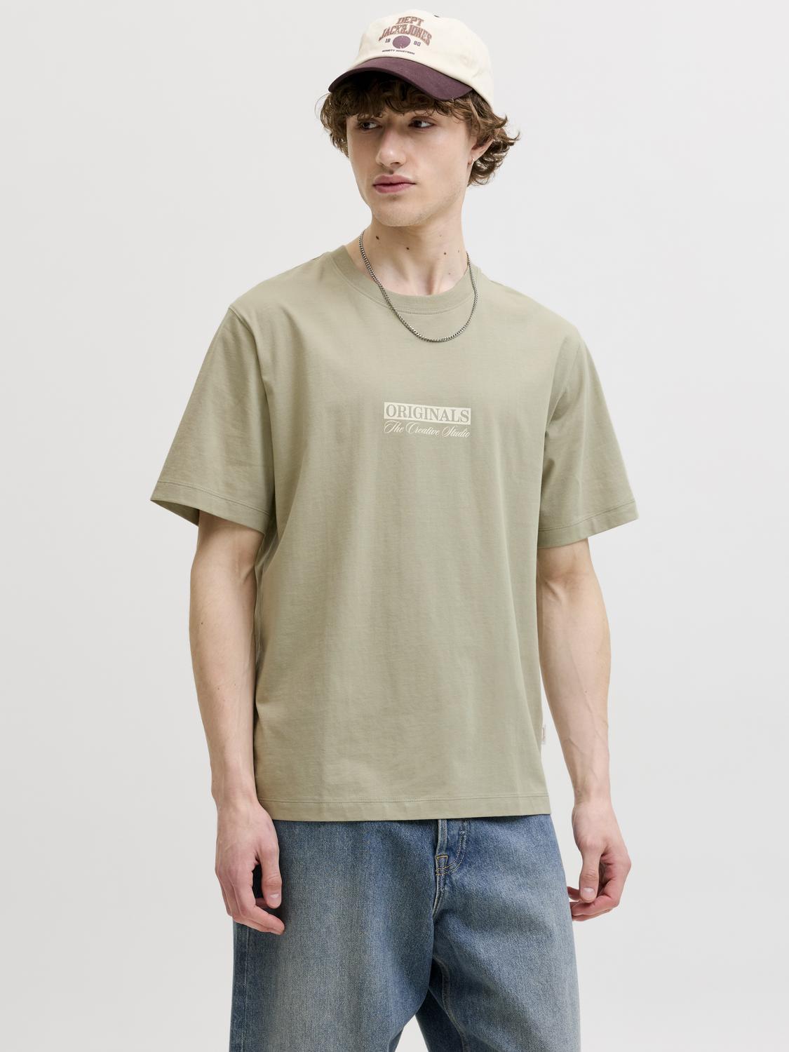 model_shot-front